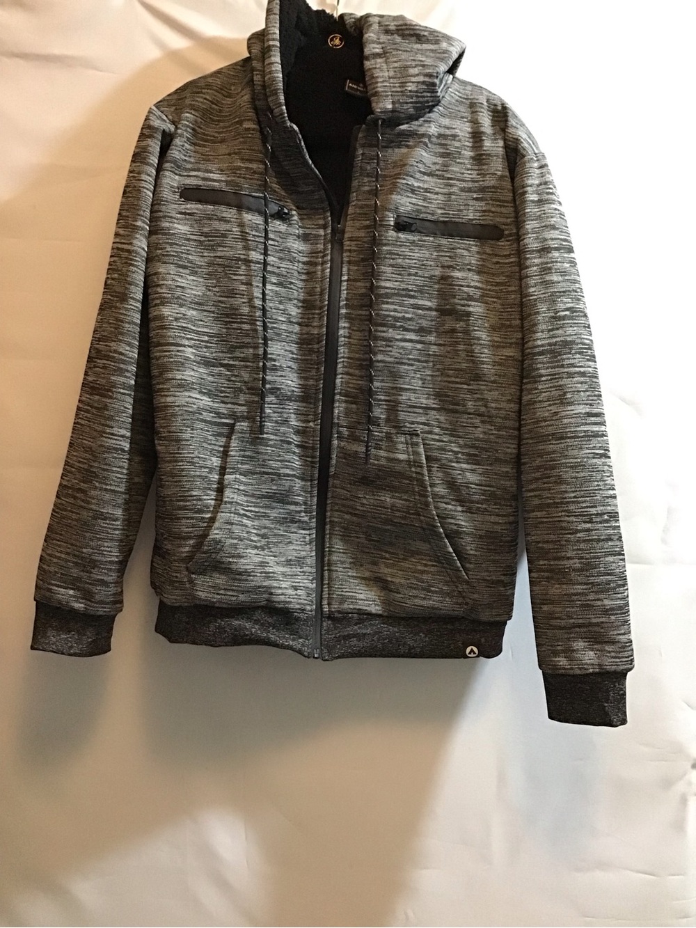 Airwalk Gray and Black Sherpa-Lined Hoodie Jacket T2 347